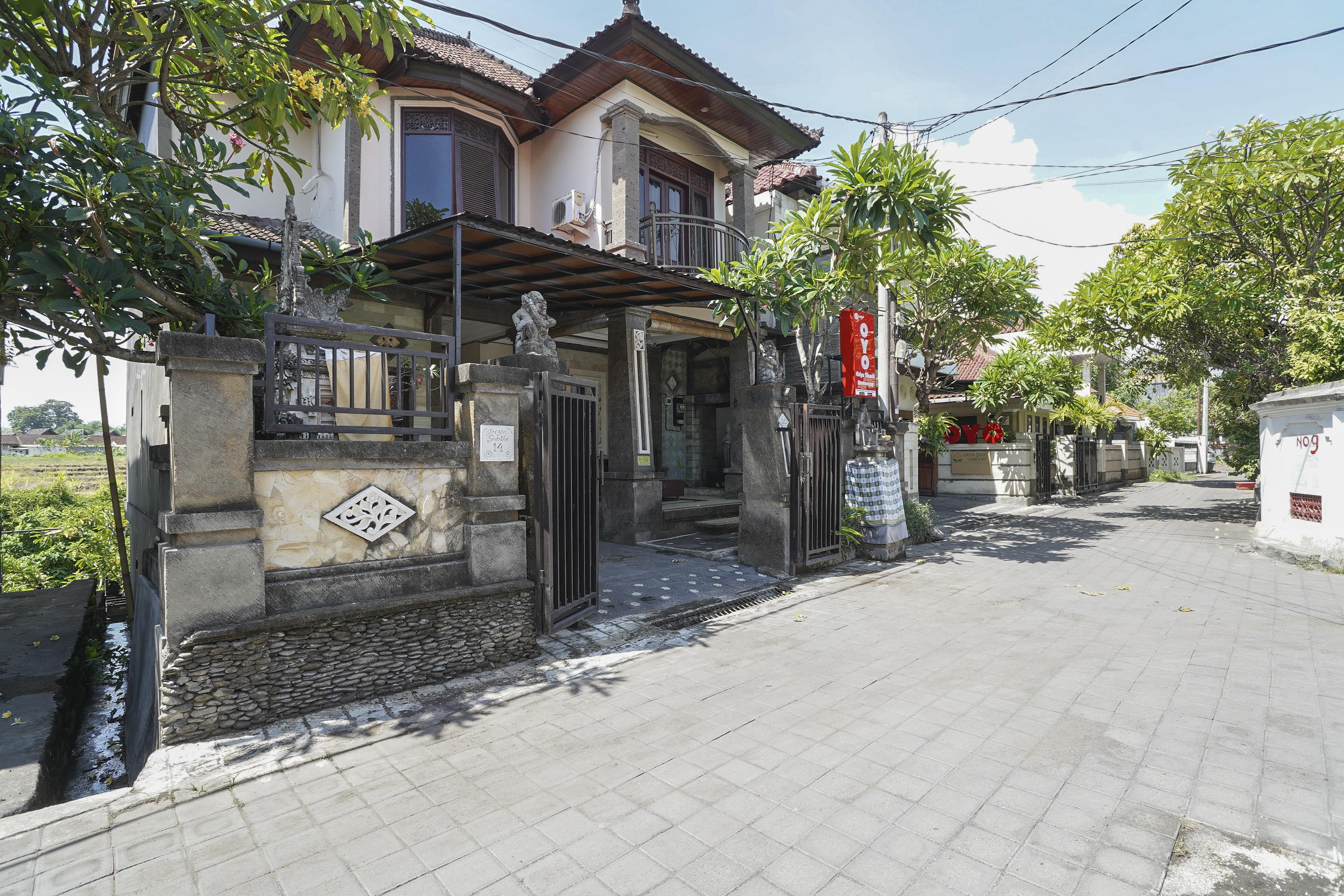 Oyo 2321 Griya Shanti Homestay Ketewel Exterior photo