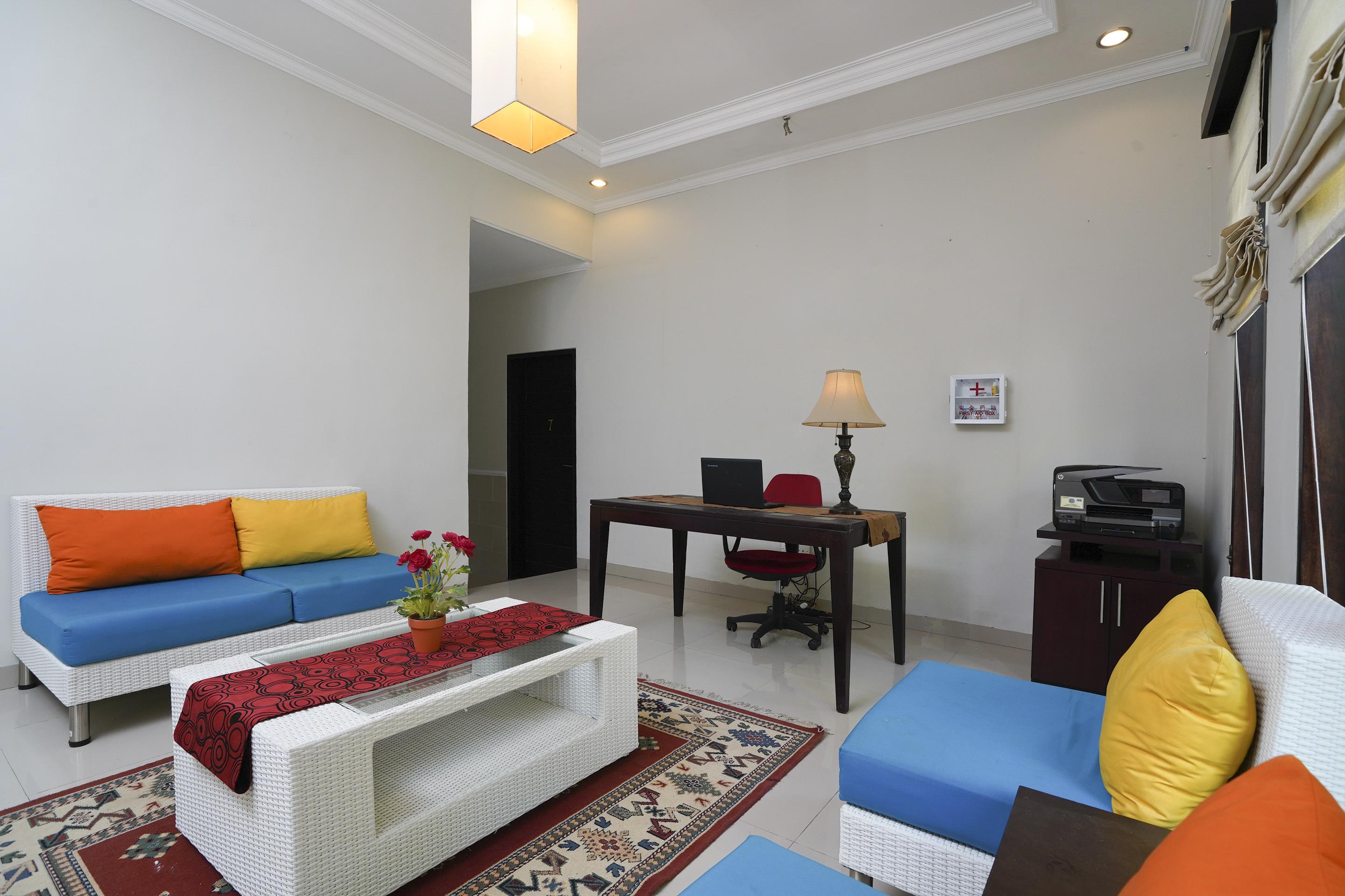 Oyo 2321 Griya Shanti Homestay Ketewel Exterior photo